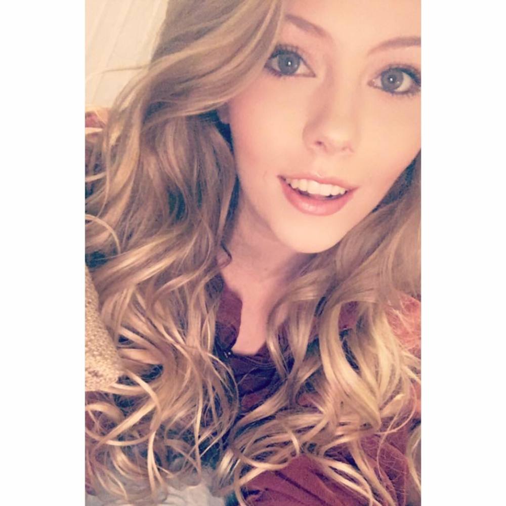 Meet your Posher, Chloe elizabeth